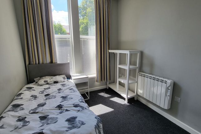 Thumbnail Room to rent in Room 2, 2-4 Auckland Road, Doncaster