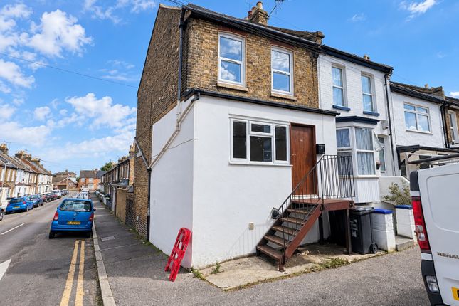 3-bed terraced on 105, Southwood Road, Kent, £1,300/mo