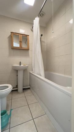 10, Raven Row, Stepney Green photo 5