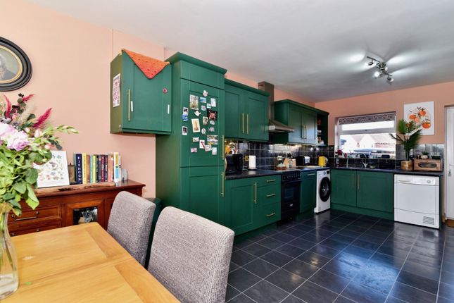 37, Nickerwood Drive, South Yorkshire photo 2