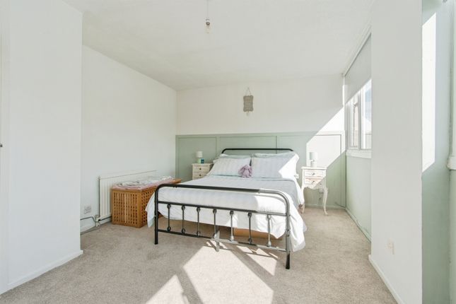 68, Wheatley Avenue, NORMANTON photo 4