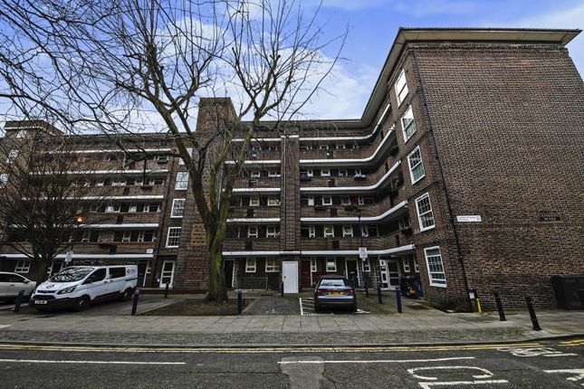 Thumbnail Flat to rent in Whitmore Estate, London