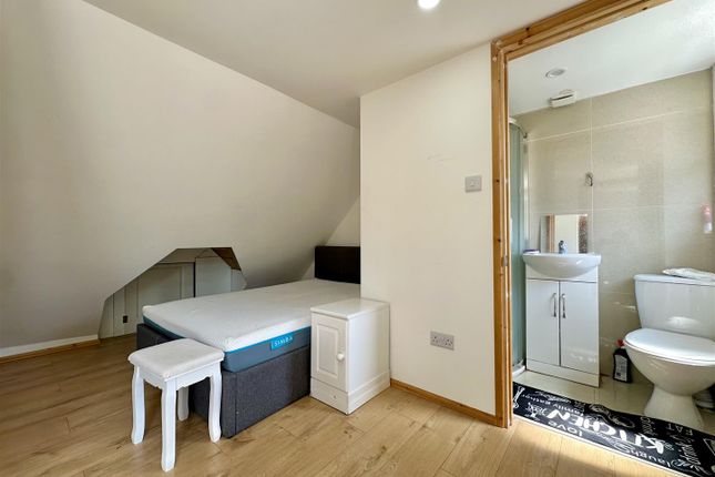 11, St. Alfege Road, London photo 3