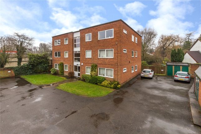 Flat to rent in Leaside Court, Harpenden, Hertfordshire