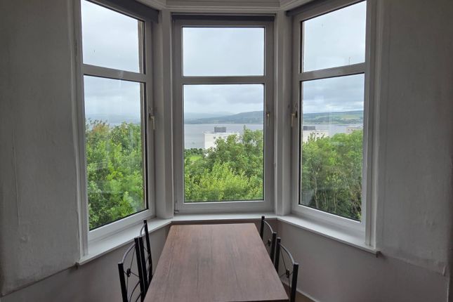 Flat 2-2, 12, Springhill Road, Port Glasgow photo 3