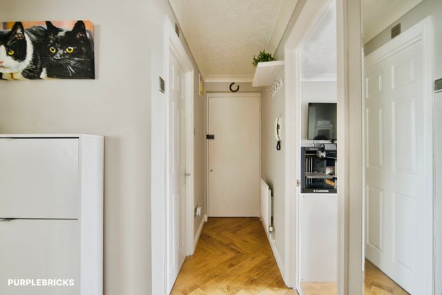 Lupin Close, Romford photo 4