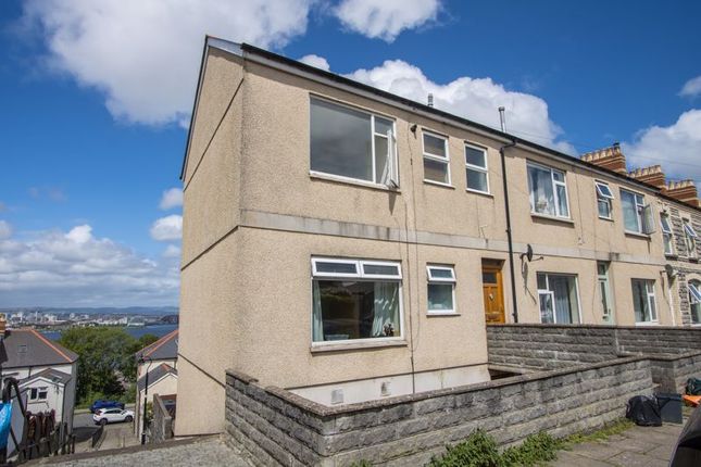 Thumbnail Flat for sale in Queens Road, Penarth