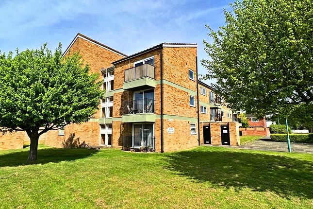 1 bed flat for sale in Golden Vale, Churchdown, Gloucester, Gloucestershire GL3