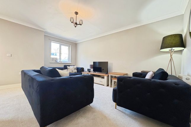 58 Bosnoweth, Helston, Cornwall photo 3