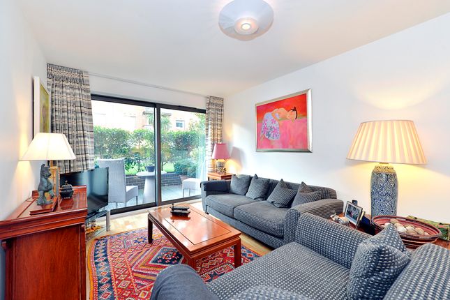 Thumbnail Flat to rent in Horsley Court, Montaigne Close, Westminster, London