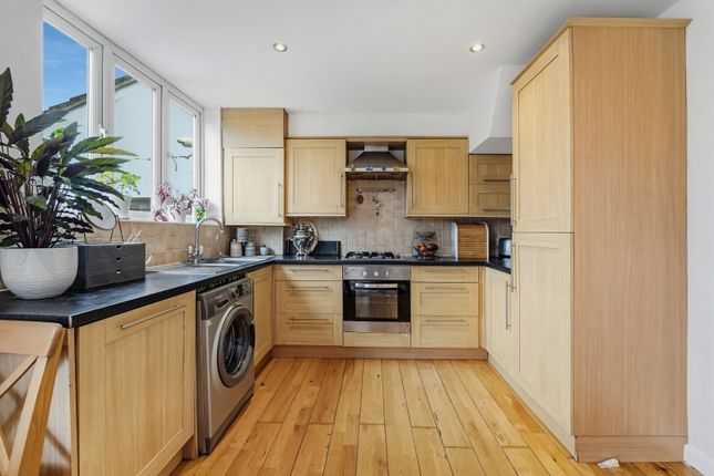 Flat 1, 165, Grand Drive, Raynes Park photo 3