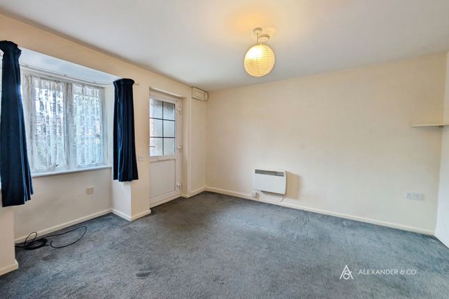 79, Moor Pond Close, Bicester photo 3