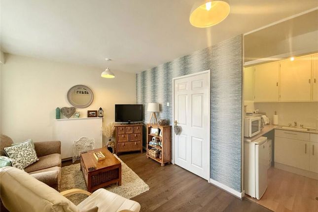 12, Sandringham Court, Southport photo 2
