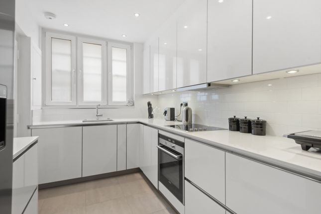 48, Lowndes Square, London photo 4