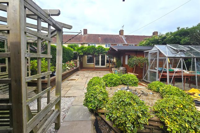 23, Churchill Close, Wimborne photo 4