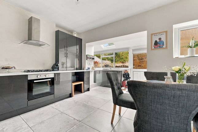 144, Cavendish Road, Matlock photo 2