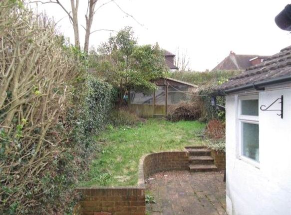 3 Bed Property To Rent In Ludlow Road Guildford Surrey Gu2 Zoopla