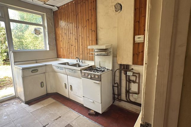 81, Lancaster Road, London photo 4