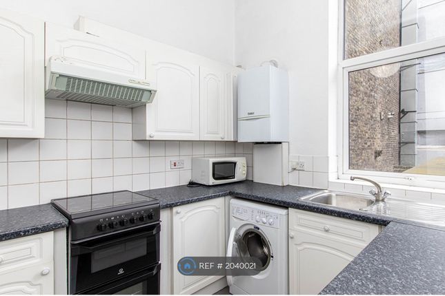 Flat to rent in Gray's Inn Road, London