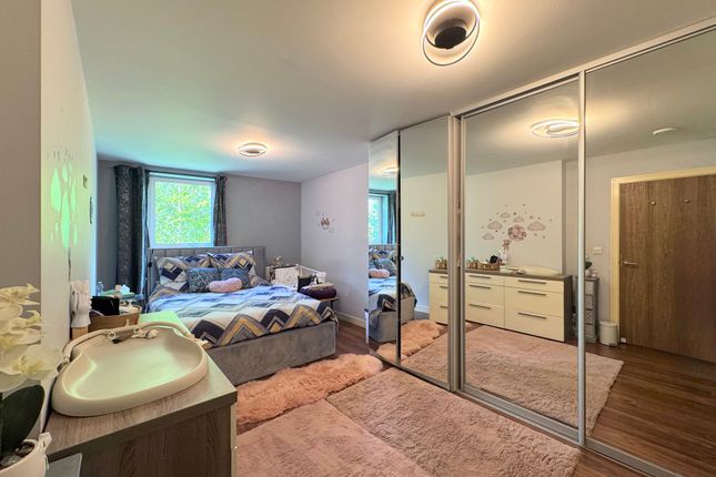 Flat 6, Nevis Court, Edgware photo 3