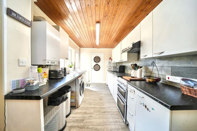 1 Rosebery Road, Cromer photo 4