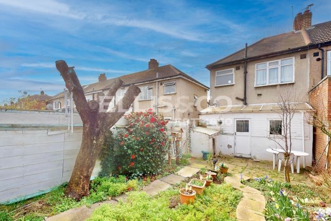 136, Rutland Road, Southall photo 2