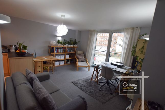 Flat for sale in |Ref:L806582|, Endeavour Court, Channel Way, Southampton