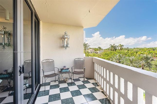Property for sale in 90 Edgewater Dr # 404, Coral Gables, Florida, 33133, United States Of America