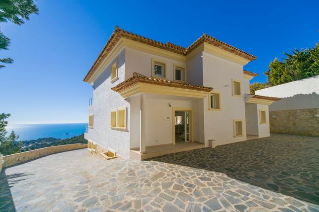 Villa for sale in Marina Baja, Altea, Costa Blanca, Spain