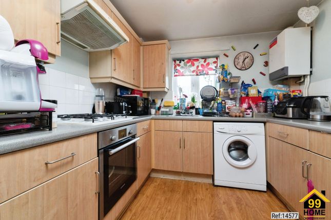 34, Weston Drive, Caterham photo 2