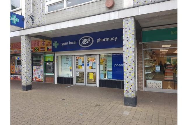 Retail premises to let in High Street, Wednesfield