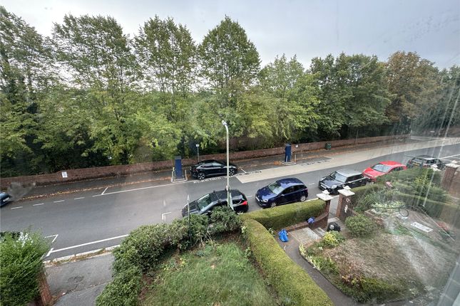 Flat 2, 9, Blackall Road, Devon photo 3