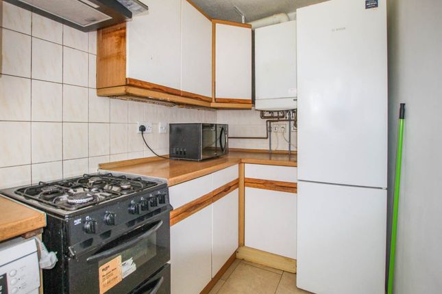 Hazelmere Drive, Northolt Middlesex photo 3
