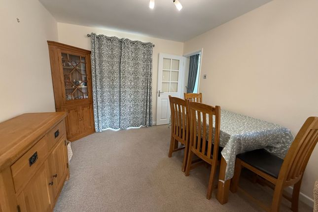 60, Hampden Road, Aylesbury photo 4