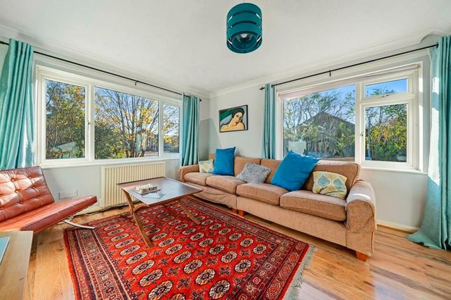 2-bed house on 4 Downside Walk, Brentford, £340,000