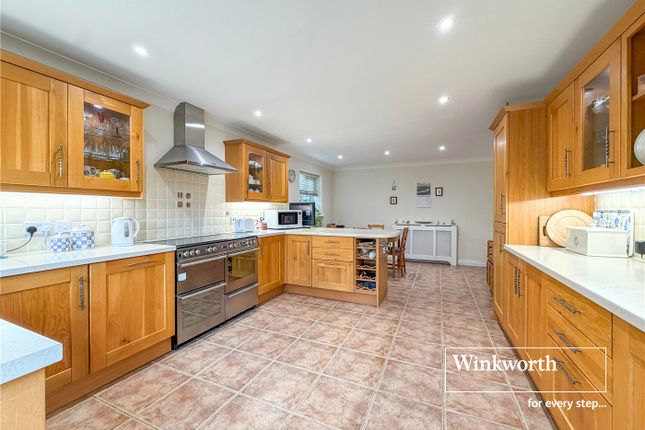 102, Woolsbridge Road, Ringwood photo 2