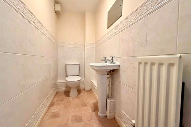 7, Fleming Way, Exeter photo 5