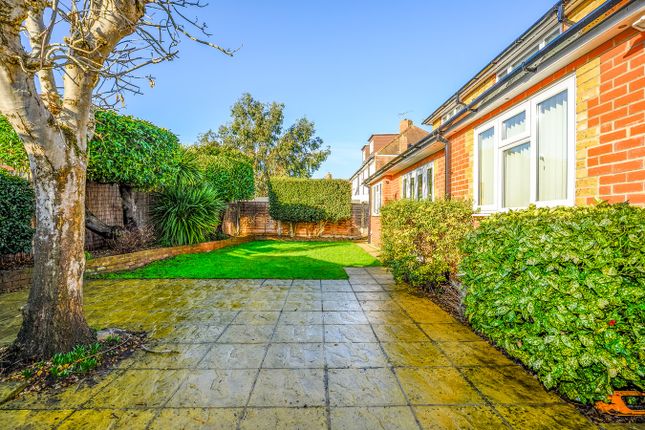 4a, Florence Close, WALTON-ON-THAMES photo 3