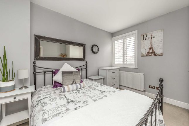 Flat for sale in Penistone Road, London