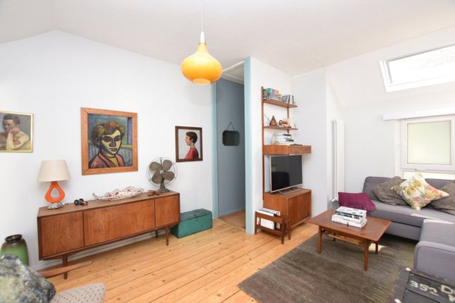 47, Curtis Way, London photo 3