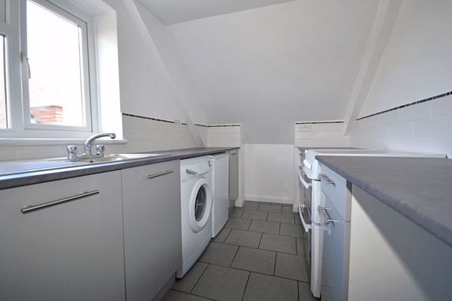 1 bed flat to rent in Headley Road, Grayshott, Hindhead GU26