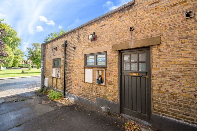 86A,, Peckham Rye, London photo 2