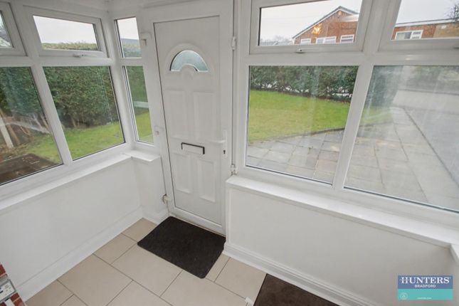 6, Chippendale Rise, Bradford photo 3