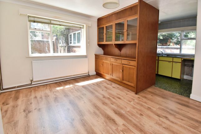 136, Lime Grove, Newark photo 4