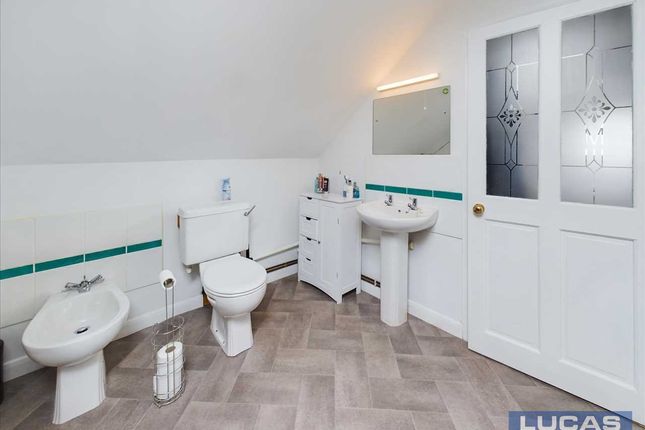 En Suite Bathroom