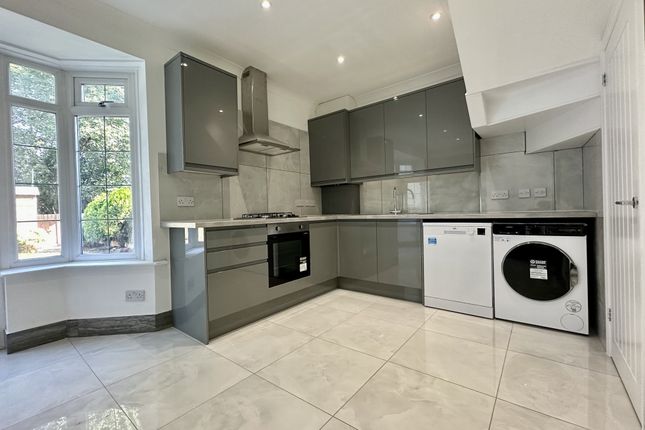 180, Moordown, London photo 3
