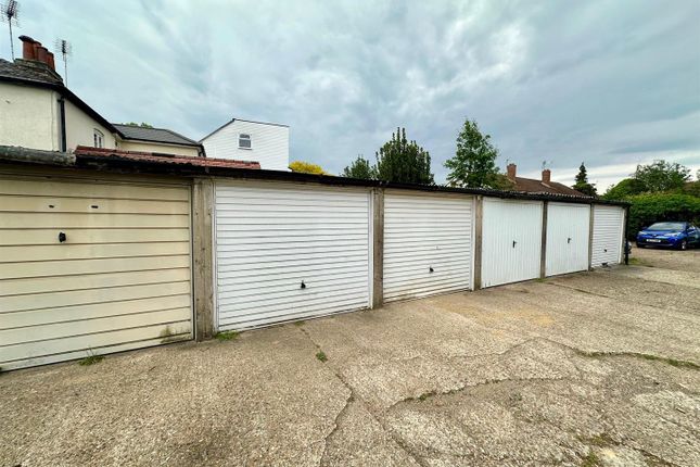 Garage No 5, Alwyns Close, Chertsey photo 3