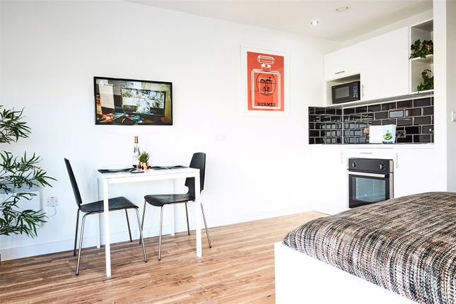 Flat to rent in The Studios, 25 Plaza Boulevard, Liverpool