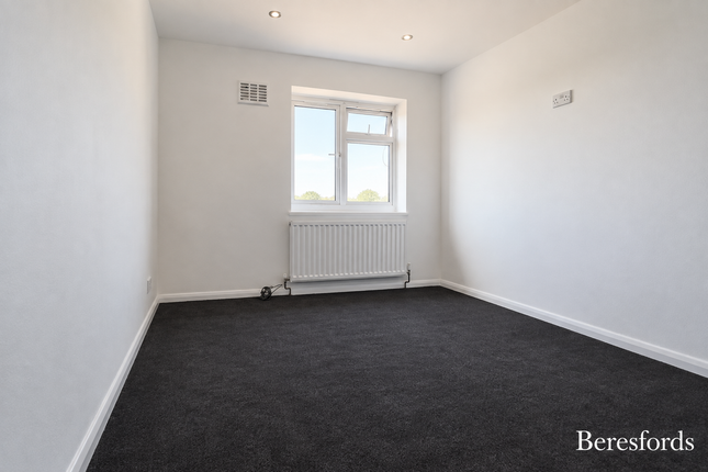 200, Pennymead, Harlow photo 5