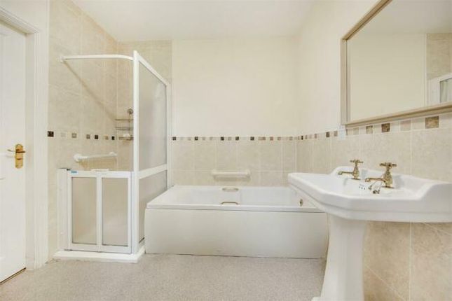 Flat for sale in Moor Road, Ashover, Chesterfield